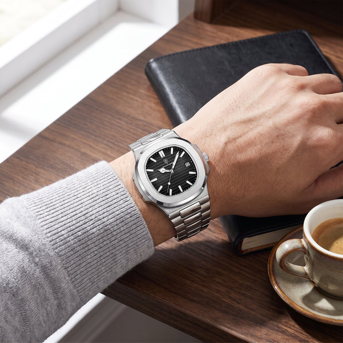 Poedagar Venice black on wrist desk