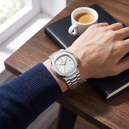 Poedagar Venice pearl white on wrist desk